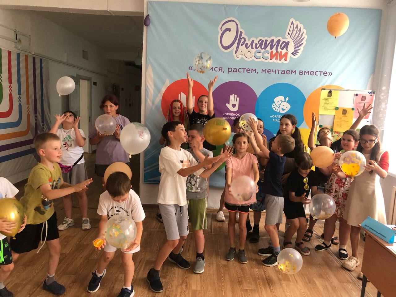 День юмора и смеха стал одним из самых шумных в летнем лагере Причулымской средней школы.